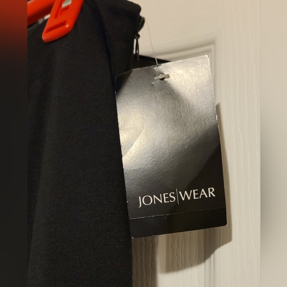 Jones Wear Slacks - Picture 2 of 5